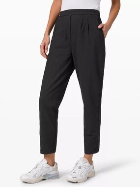 lululemon athletica Essential High-Rise Trouser sz 8